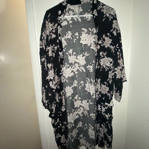 Komodo Style Robe - Picture 2 of 3